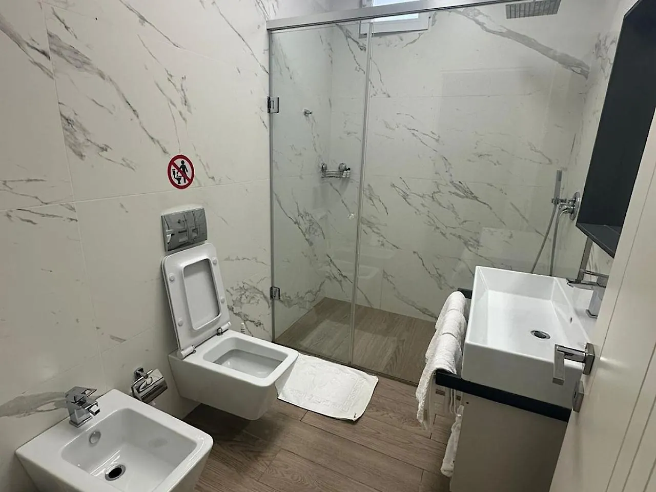 ***  Hotel Vila تيرانا ألبانيا