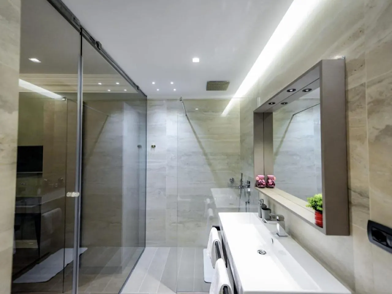 Hotel Vila تيرانا 3*,  ألبانيا