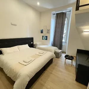 https://the-room-101.it-romehotels.com